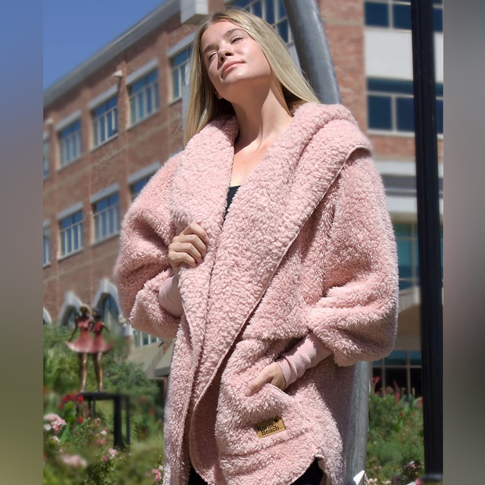 NWT Nordic Beach Body Wrap in Blush Wine- One Size OS